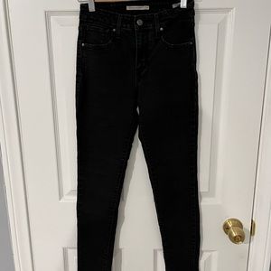 Levi’s high waisted black jeans size 26
